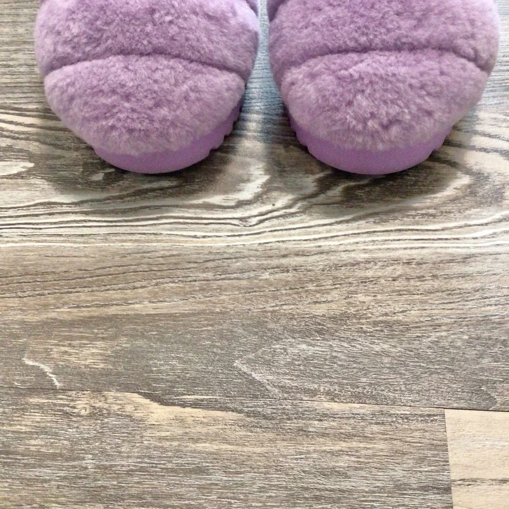 UGG Super Fluff Slipper Sandal Lilac Bloom 8 NWOT
